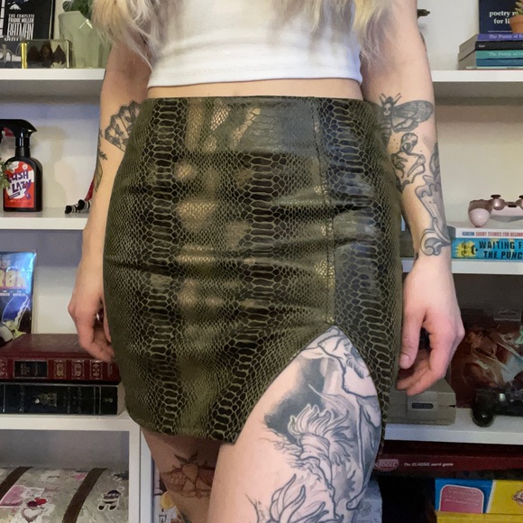 Akira Green Snakeskin Mini Skirt - Picture 2 of 5